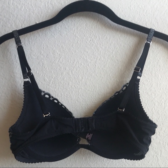 Victoria’s Secret Bra size 32B. Perfect condition. - Picture 2 of 3